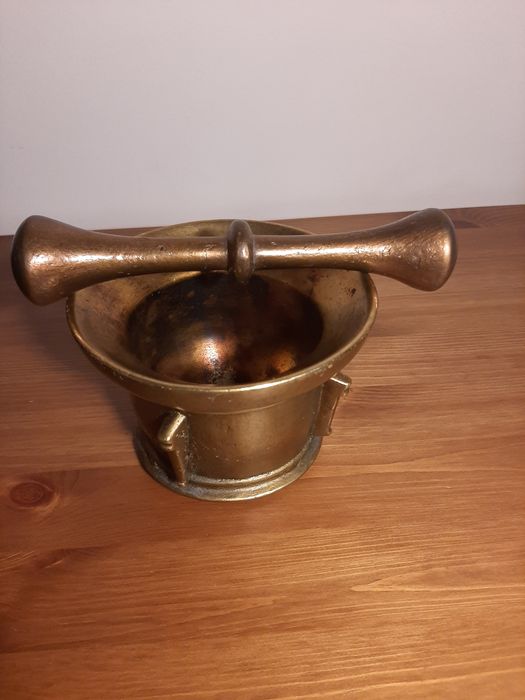 almofariz bronze estatueta egípcia  escriba sentado san Agustín