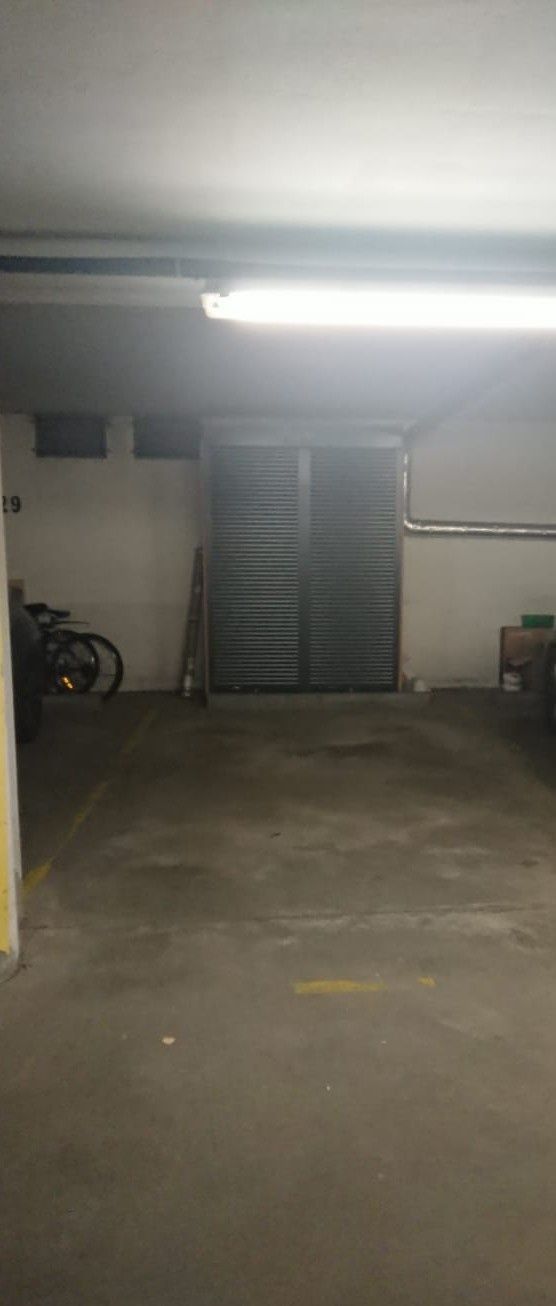 Sprzedam miejsce garażowe w hali Os. Poziomkowe 5/28
