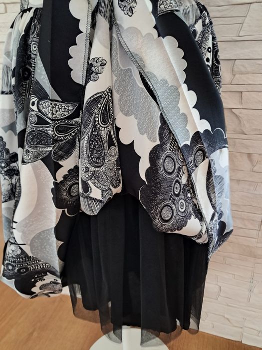 Elegancka koktajlowa sukienka