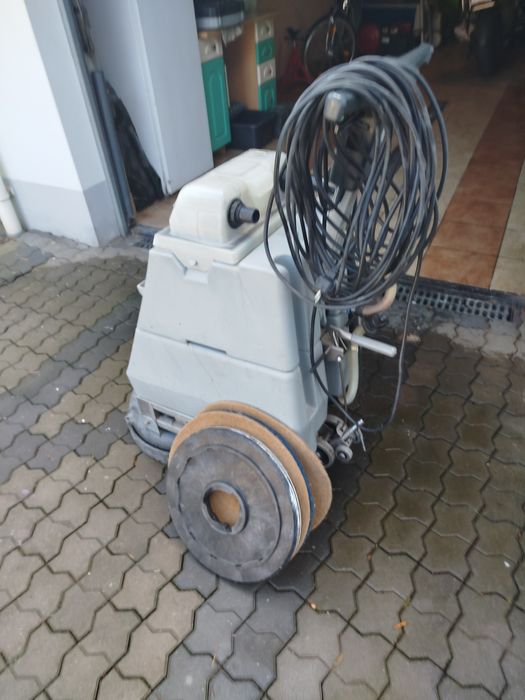 Myjka Szorowarka Numatic do mycia dużych powierzchni ZAMIANA