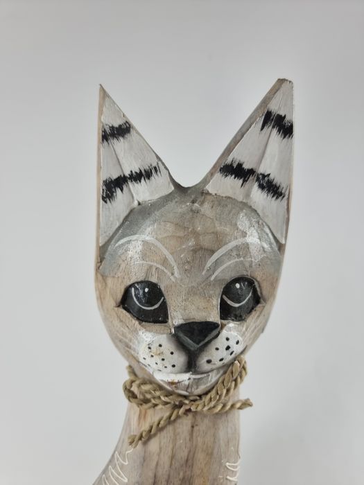 Koty stojące drewniane z drewna figurki kotów kotki ozdobne