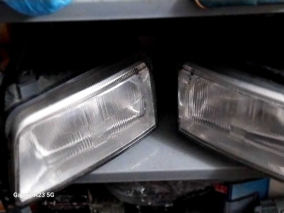 Faróis Audi a4 e bo. Estado