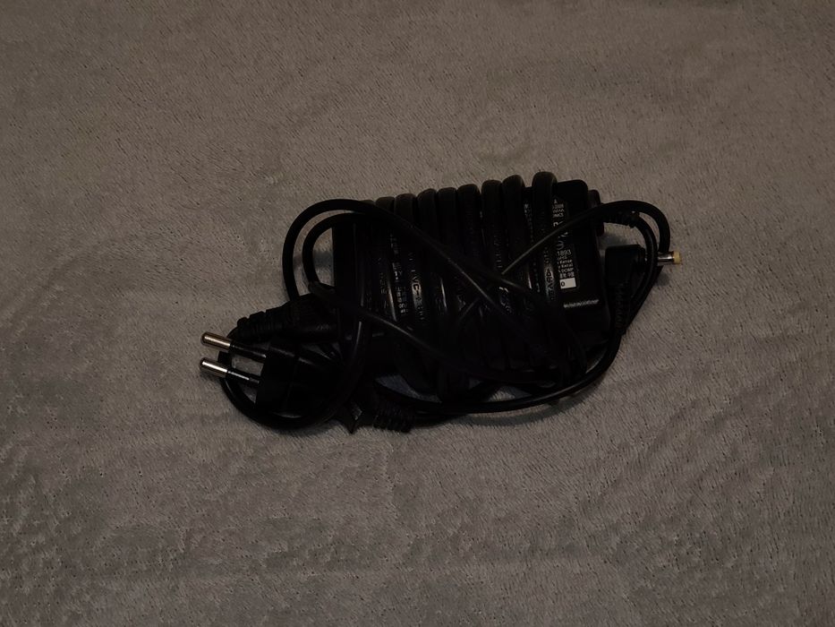 stacja ładująca do padów PS5