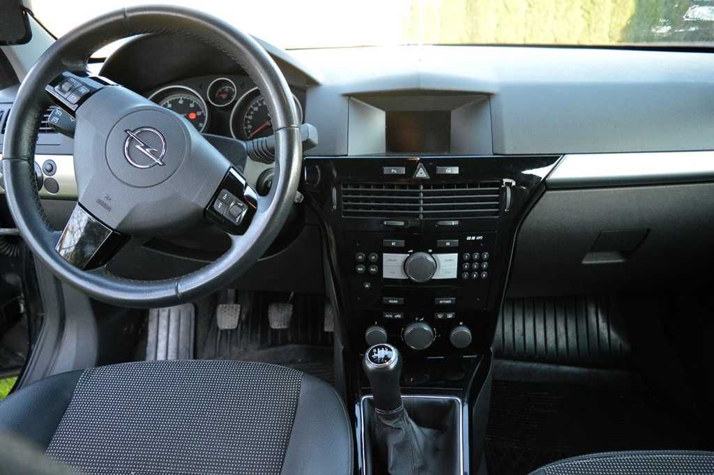 Opel Astra III GTC Cosmo