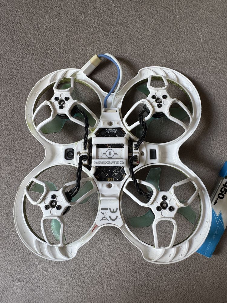 BetaFPV Cetus Pro kit zestaw dron + gogle + radio + 2 baterie + ladow