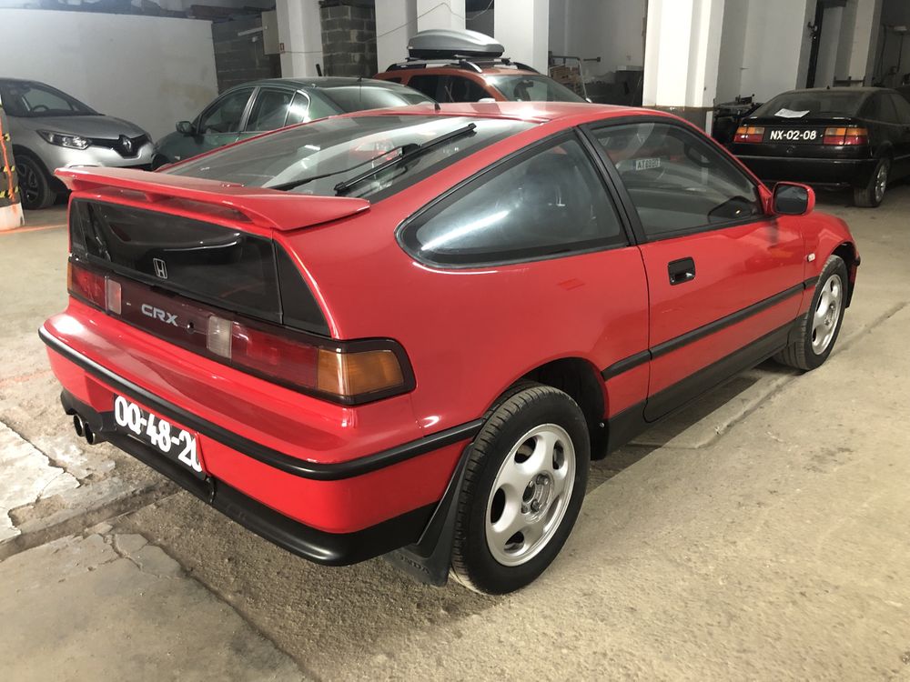 Honda CRX 16i16 em excelente estado