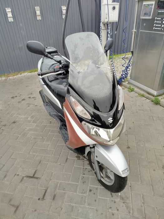 Скутер Suzuki Burgman 125 кубів