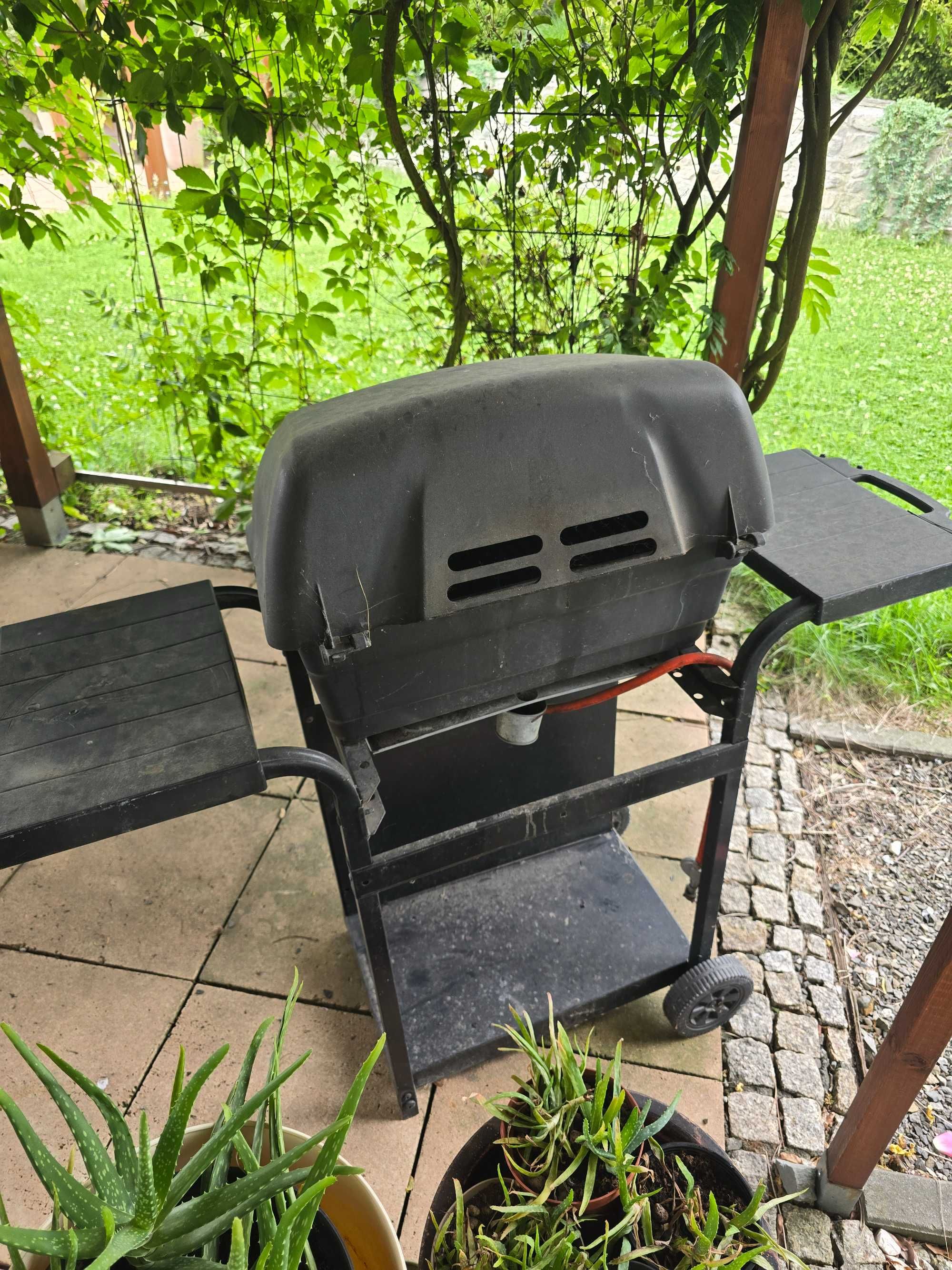 używany grill OMC Fiesta , uszkodzony