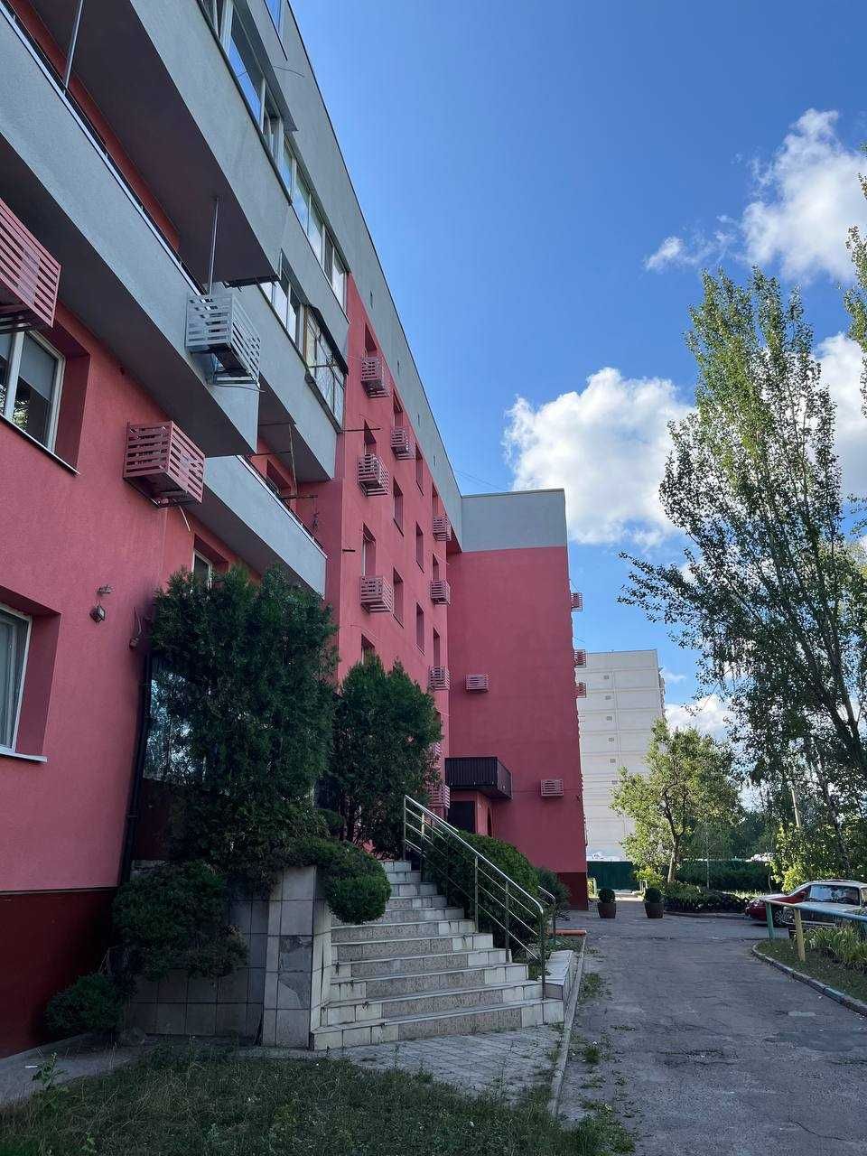 Продам 1 комн ЖМ Победа рядом  б. Славы с капремонтом, кирпичный дом