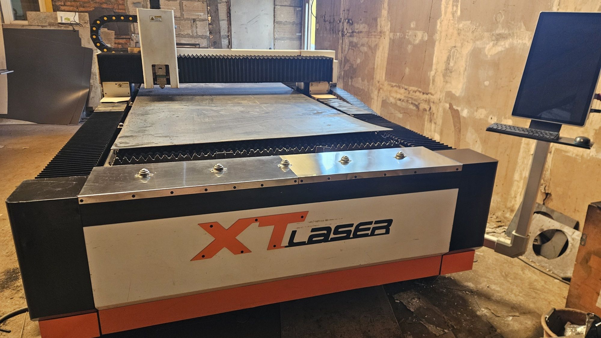 Лазер по металу 1500х3000мм XT Laser Raycus 3кВт RayTools CypCat