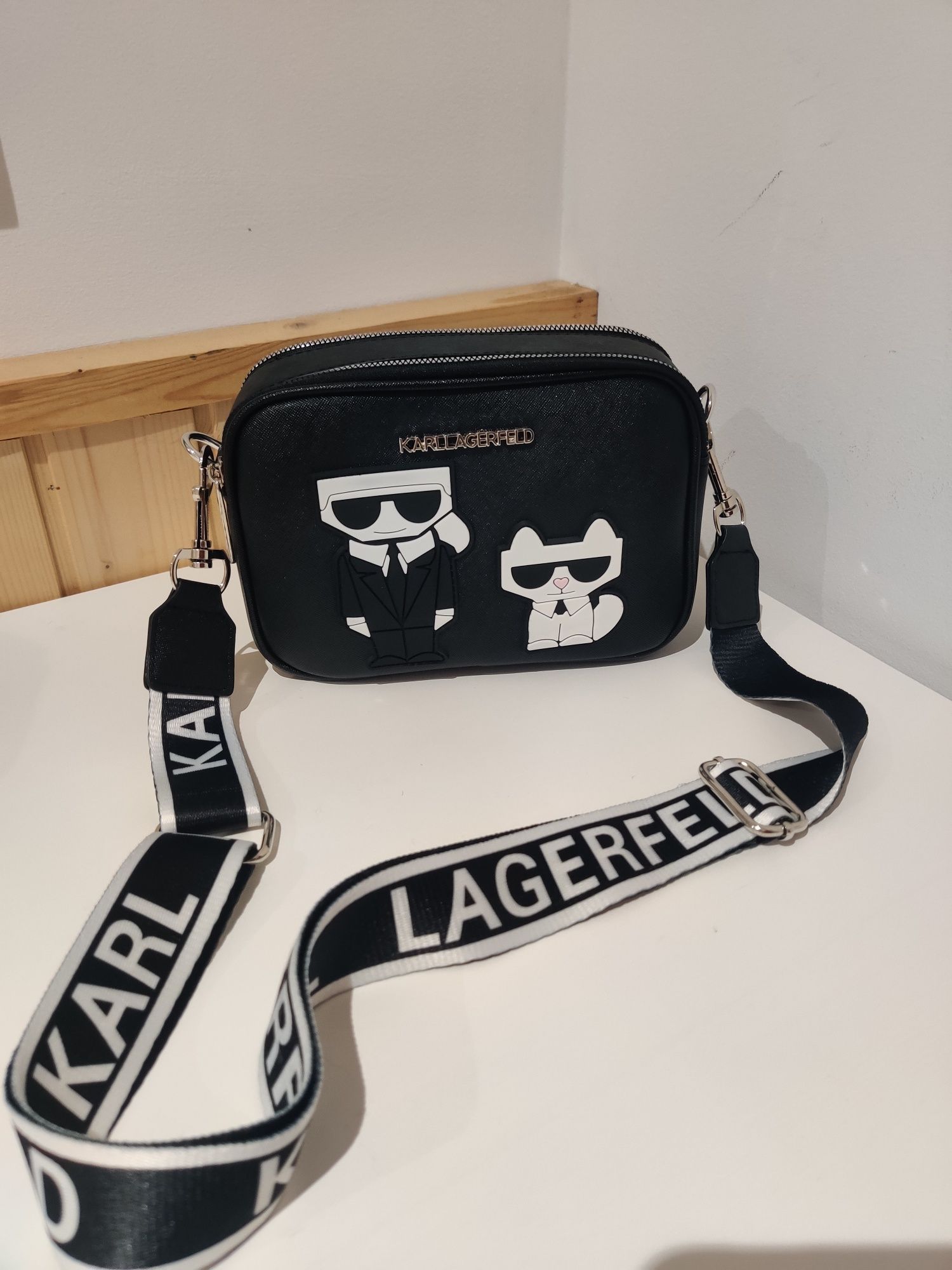 Bolsa preta Karl Lagerfeld