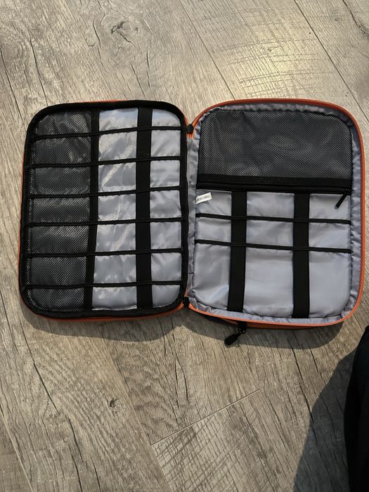 Organizer podróżny na kable i akcesoria elektroniczne