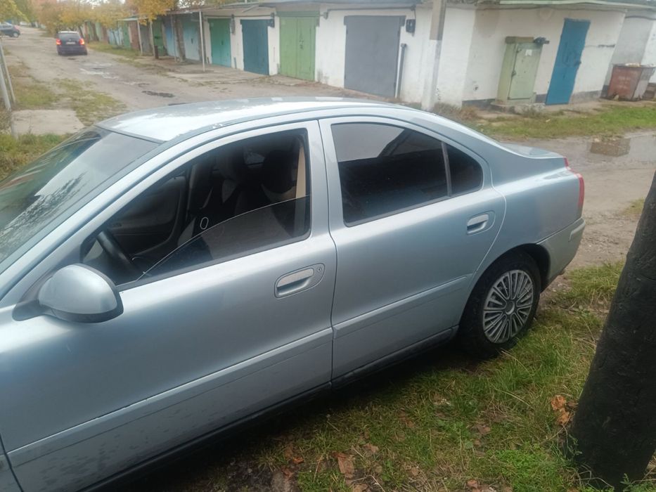 Продам Volvo S60 2.4
