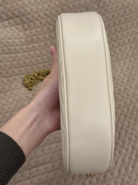 Сумка Gucci Marmont half moon mini