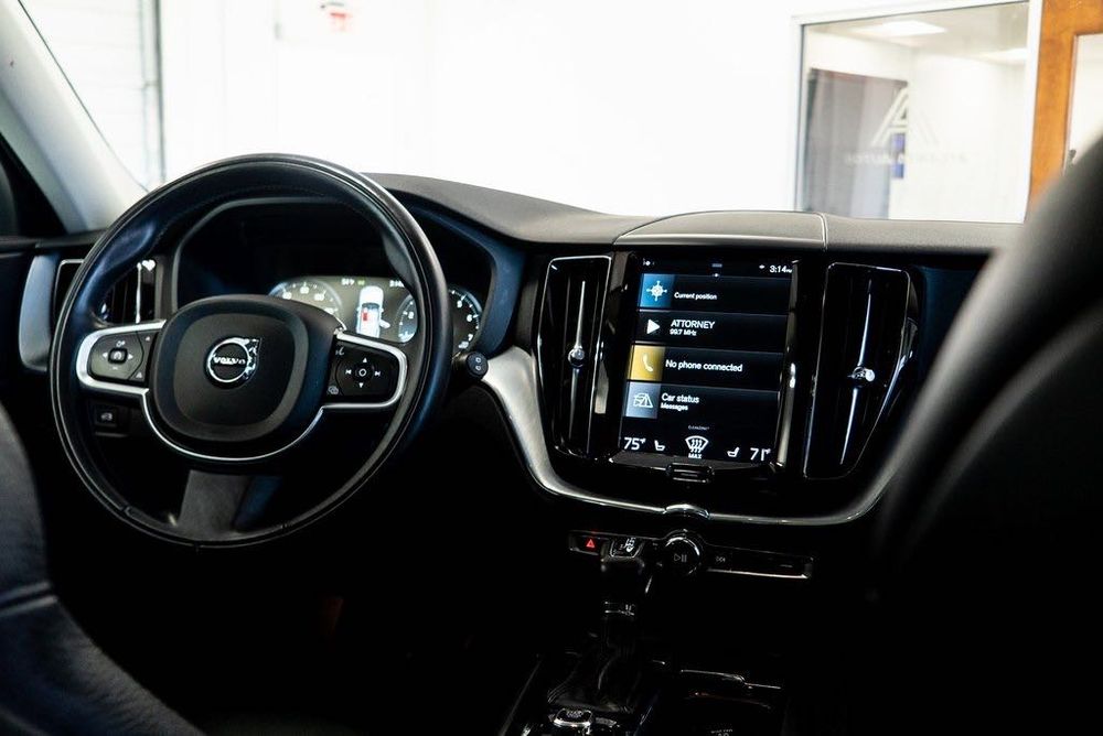 2018 Volvo XC60 Momentum