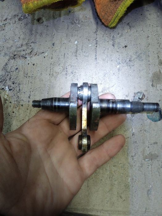 Продам колінвал щіль мс180