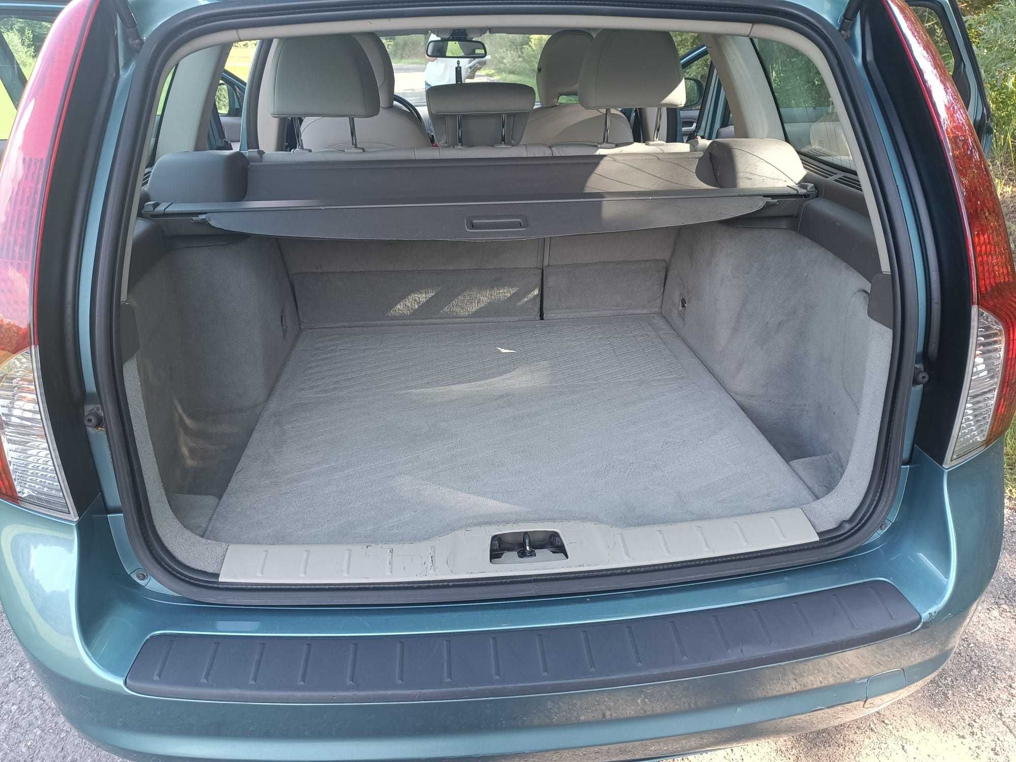 Volvo V50 1,6D 2010 niebieski, ogłoszenie prywatne