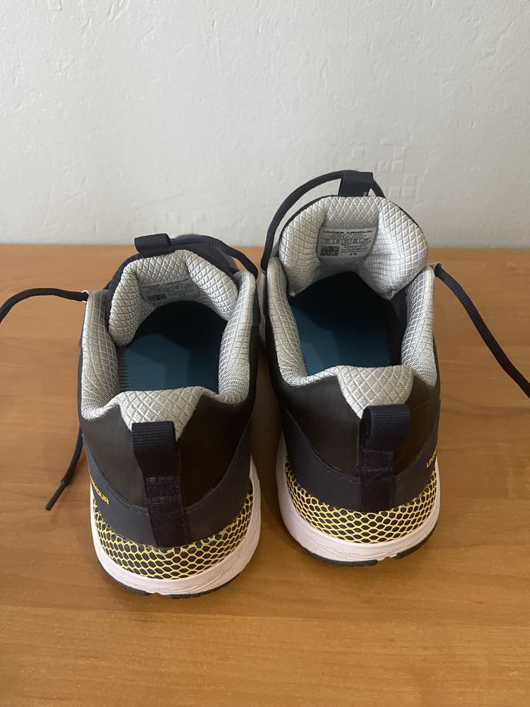 Under Armour Hovr Sonic Strt