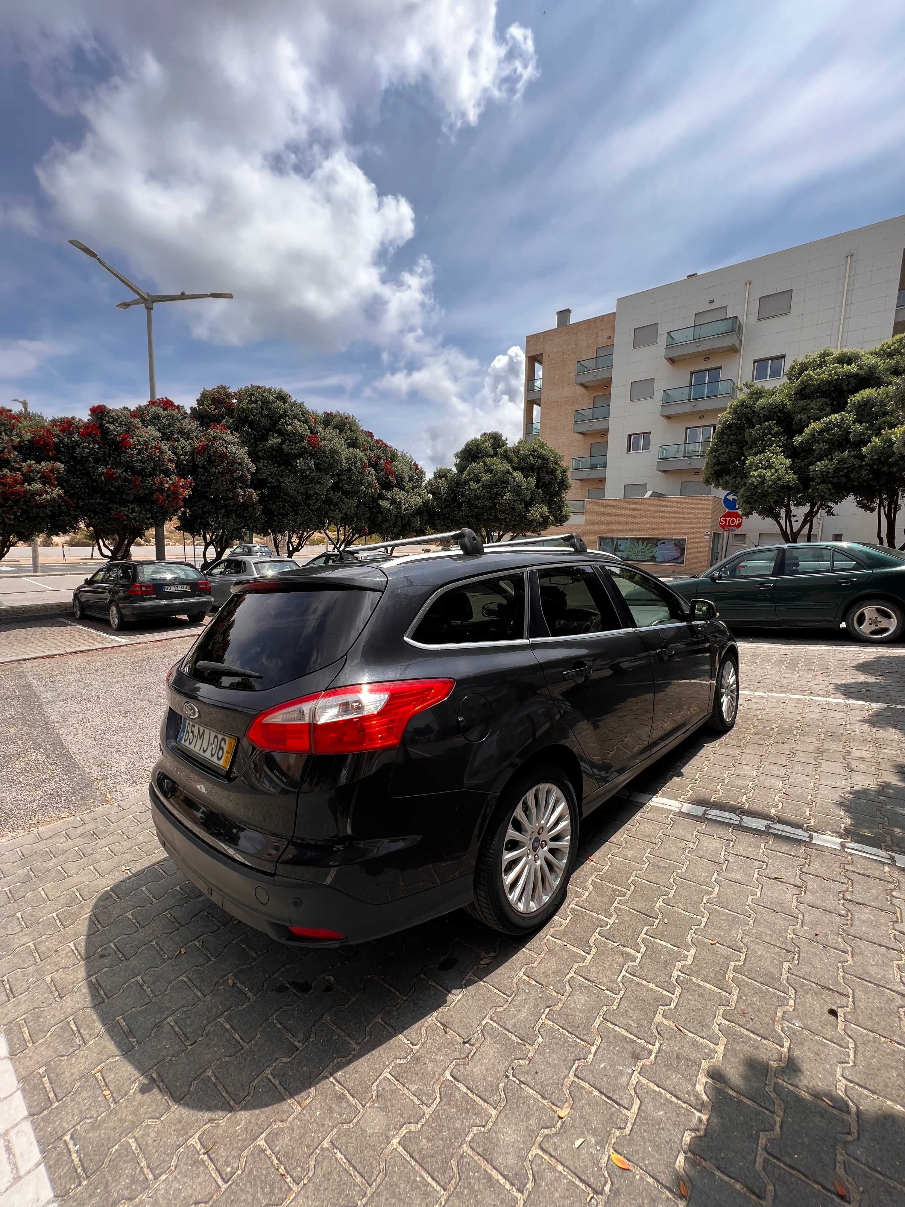 Ford Focus SW 1.6 Titanium 2011 – Full extras, económico e espaçoso