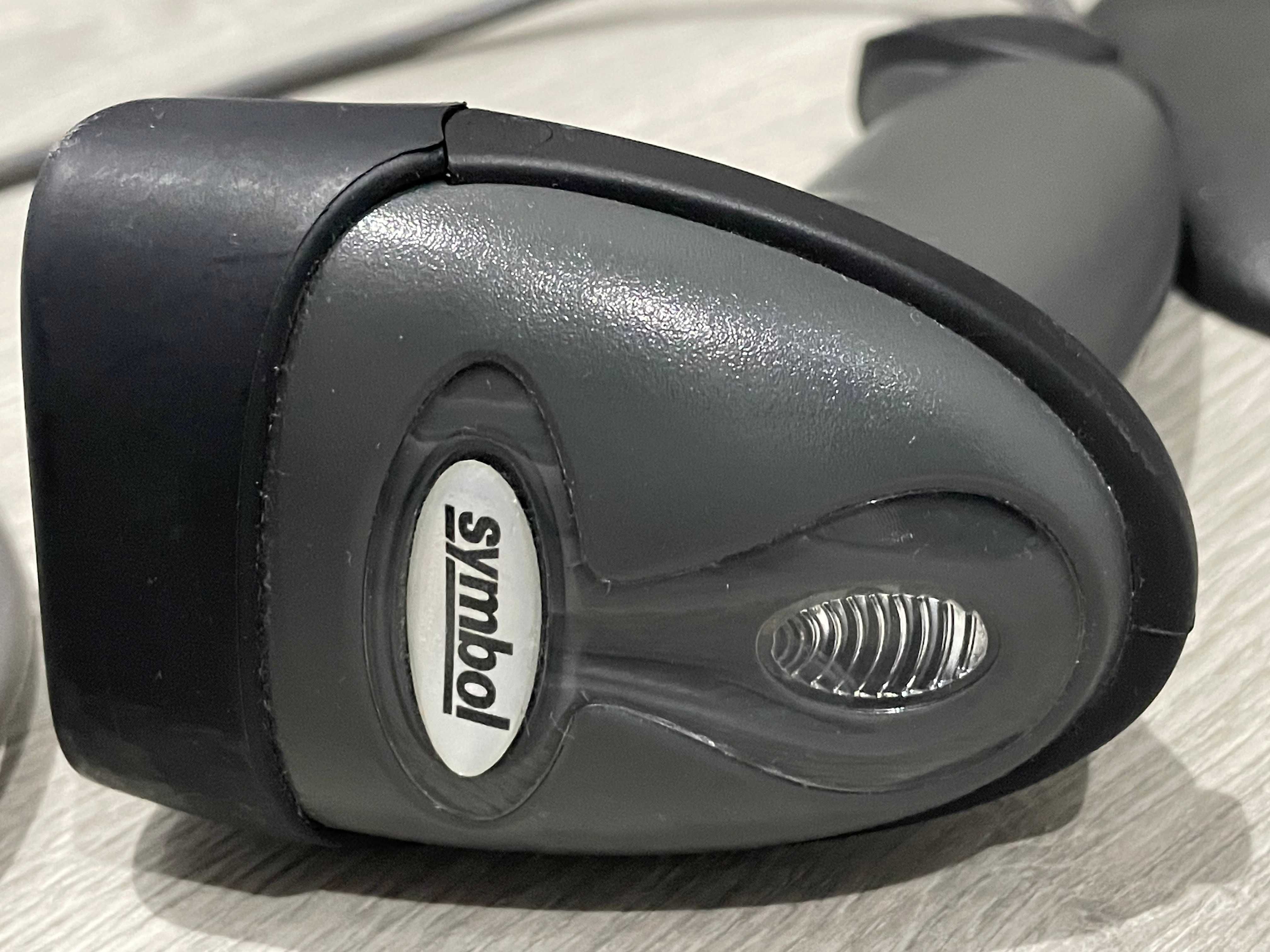Skaner czytnik kodów Symbol Motorola LS2208 z podstawką