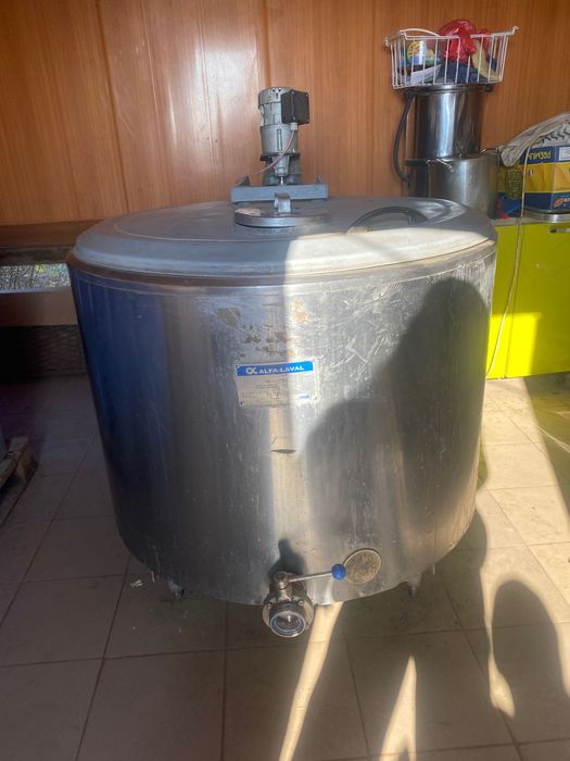 Продаю холодильник для молока