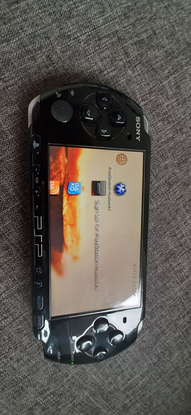 PSP 3004z Wi-Fi plus gry