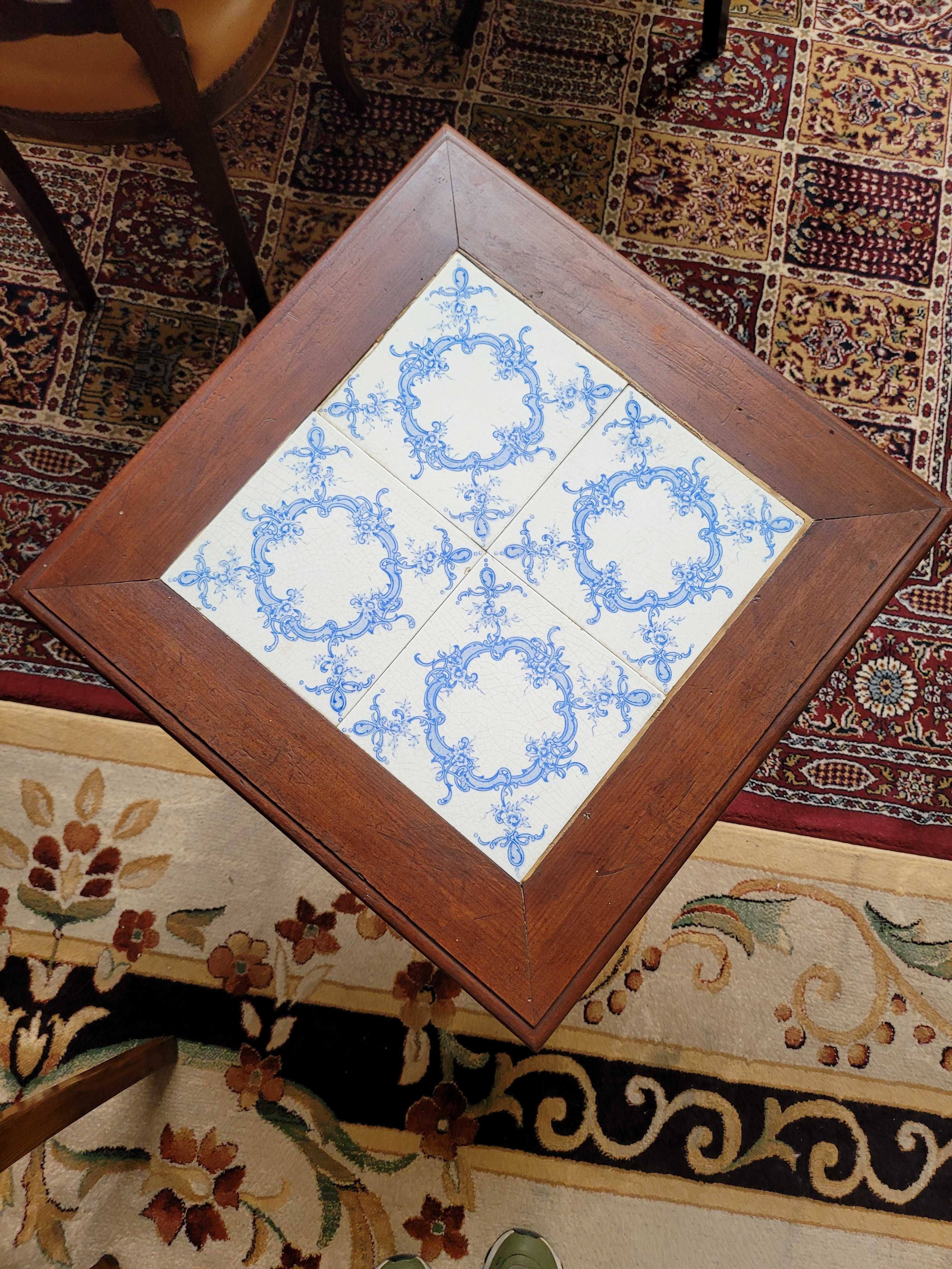 Mesa de centro em madeira com azulejo - óptimo estado