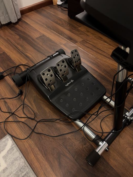 Kierownica Logitech G29 + shifter (PS5, PS4, PC)