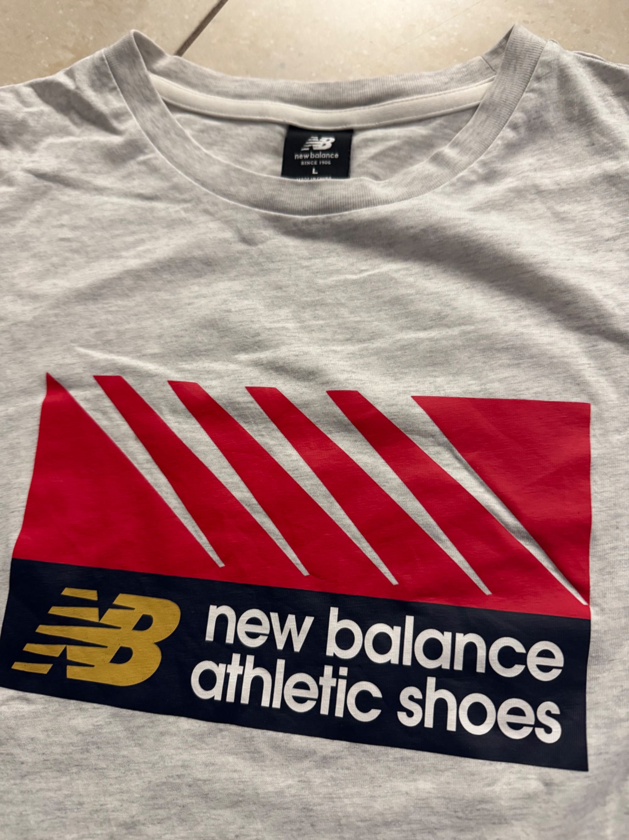 New Balance logowana, koszulka T-Shirt  r. L Extra stan, 100 % bawełna