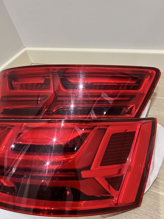 Задние фары Audi Q7 4M