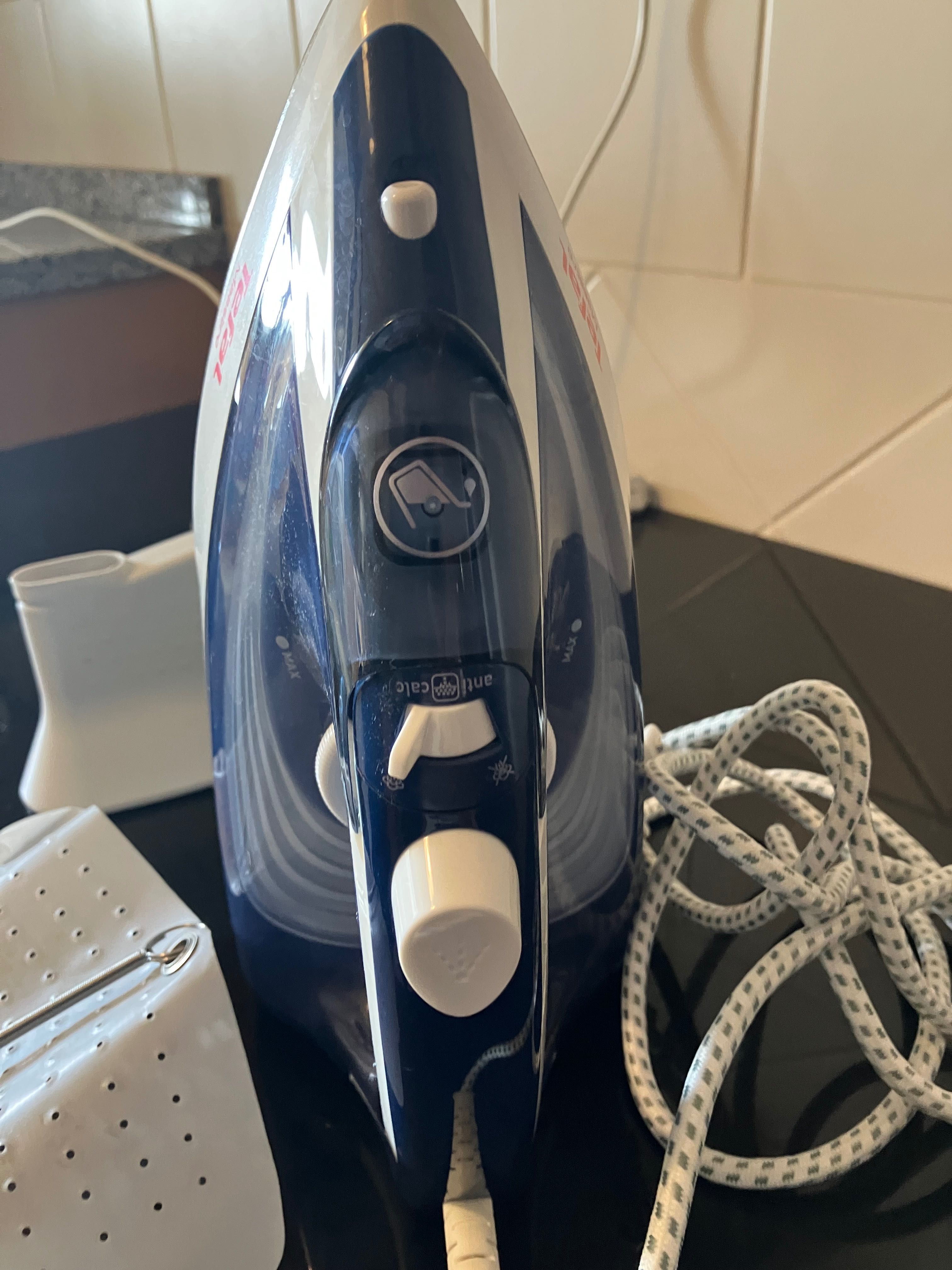 Ferro de engomar - Marca Tefal