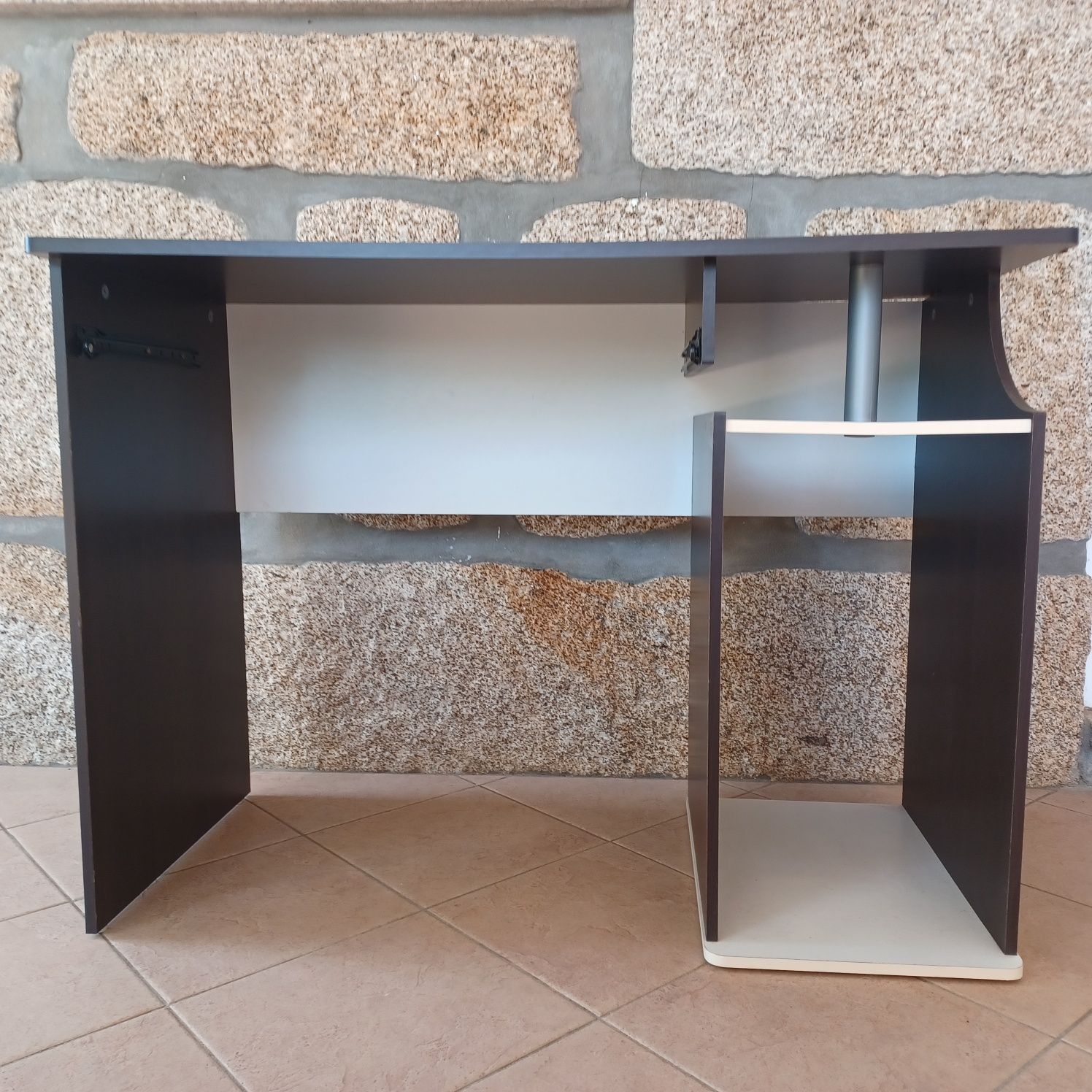 Secretária IKEA (preto e branco)