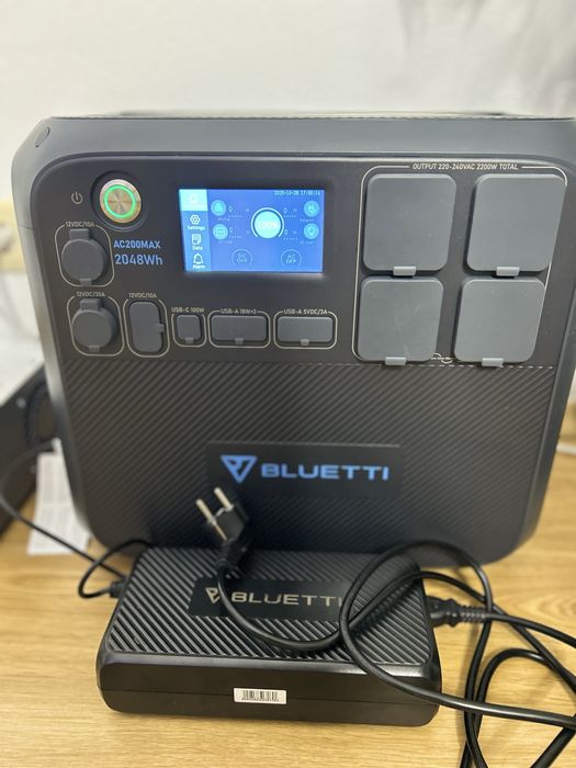 Зарядна станція BLUETTI AC200MAX