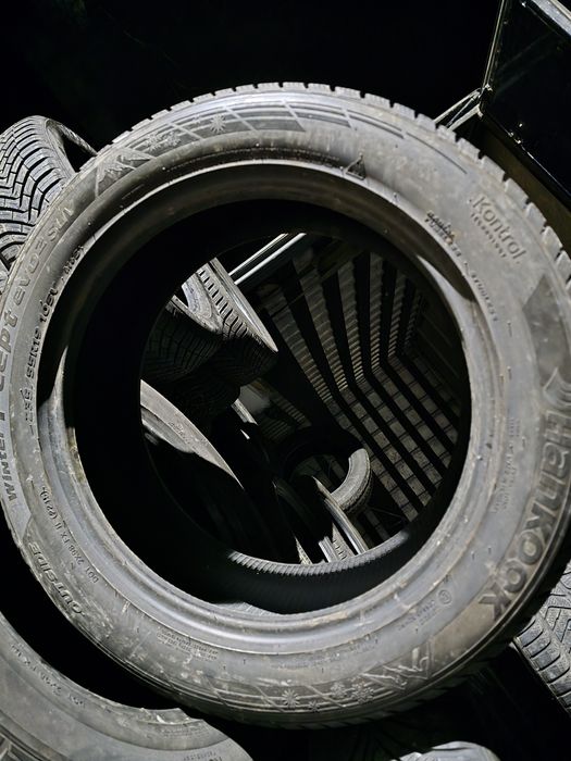 235/55R19 Hankook Winter I&Cept Evo2 SUV