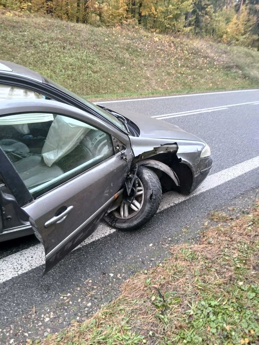 Renault Laguna Grandtour uszkodzona