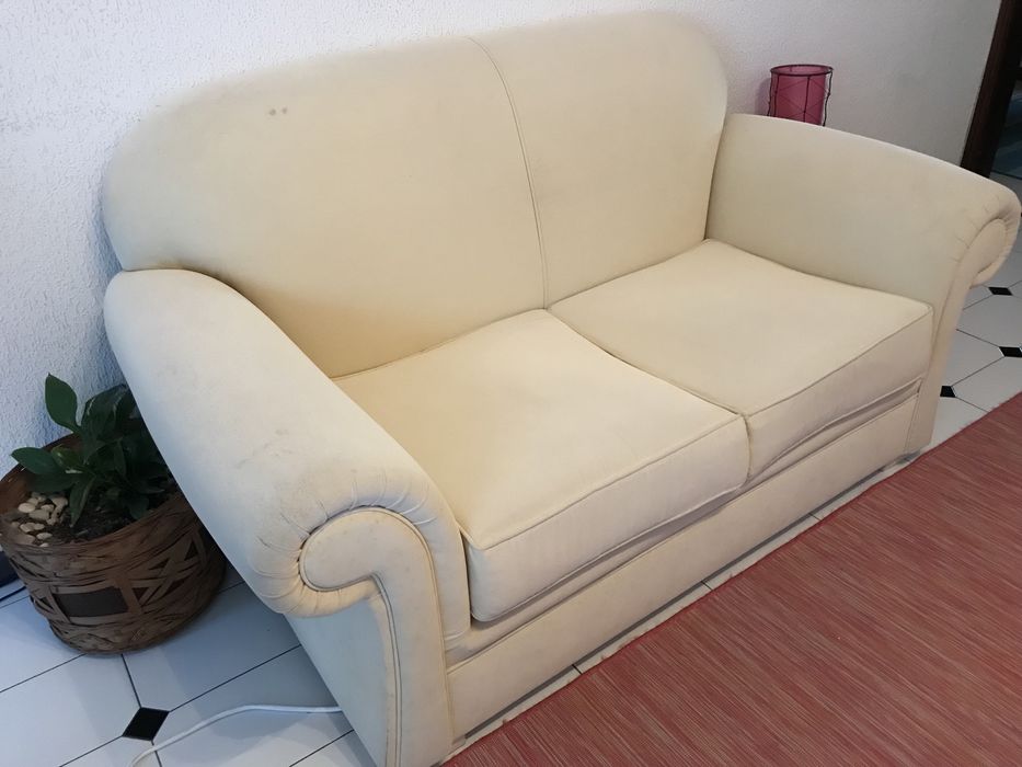 Sofá 2 lugares pele de pêssego