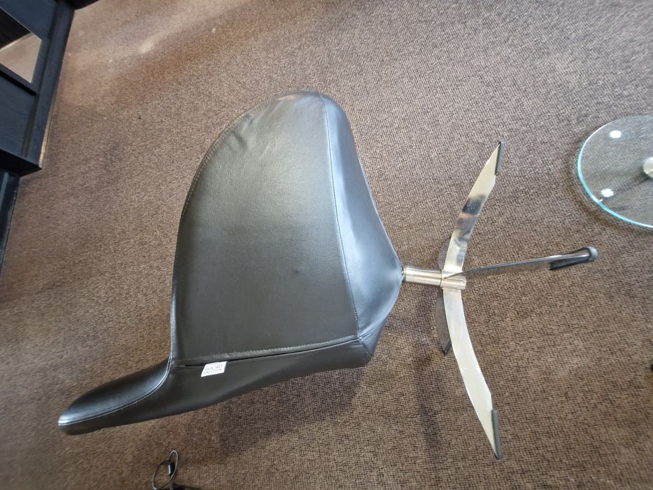 Fotele kubełkowe Hjort Knudsen czarne skóra