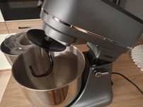 Robot kuchenny planetarny