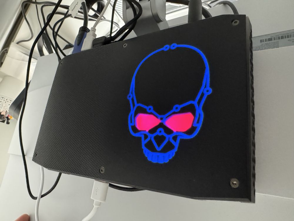 NUC Hades VESA MiniPC W11P i7-8809G 3.1 GHz 32GB 2,5TB