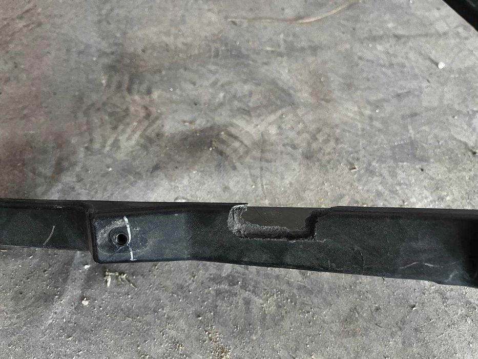 Панель радіатора передня Телевізор  Tesla Model S 1034038-00-F