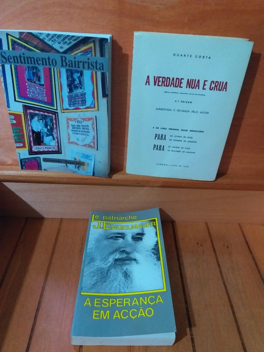 Livros antigos em bom estado