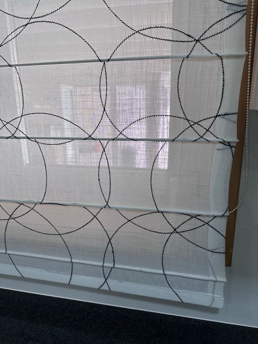 Cortina / Tela Branca com pormenores pretos