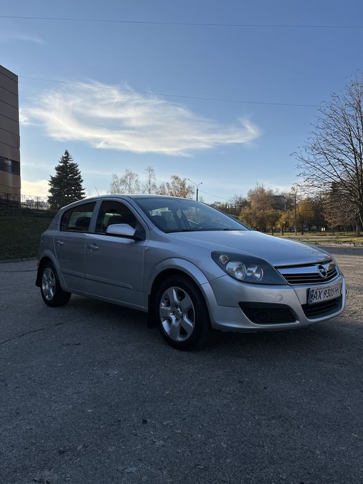 Продам Opel Astra H