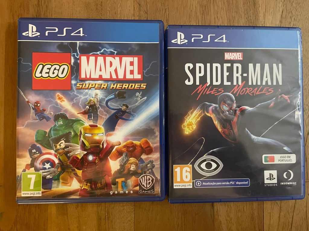 PlayStation®4 (500gb) + 2 Comandos + 7 Jogos