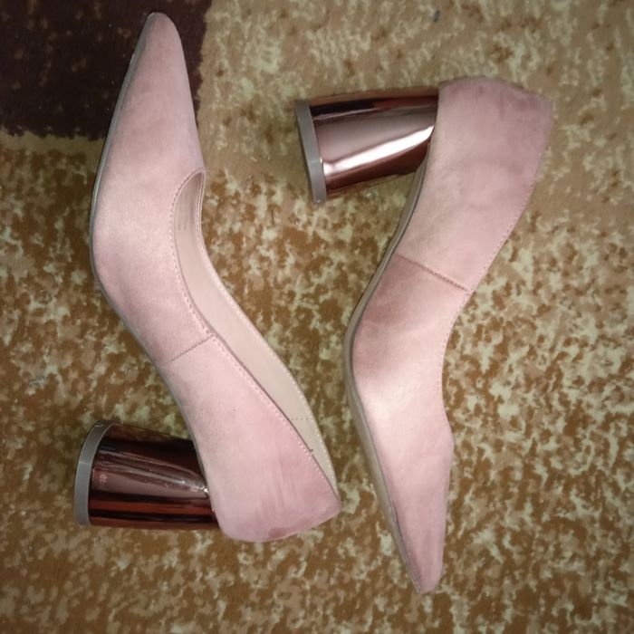 Модні весняні туфлі