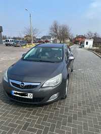 Opel astra 2012 года