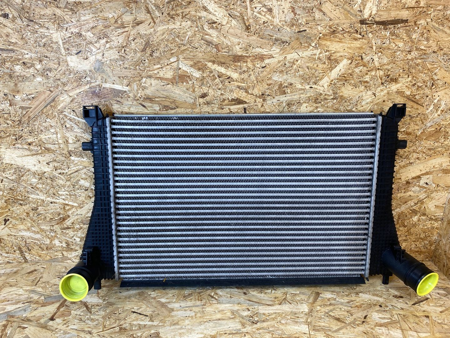 Chłodnica Powietrza Intercooler Audi TT 8S 2.0 Tfsi 5Q0145803N 2014-
