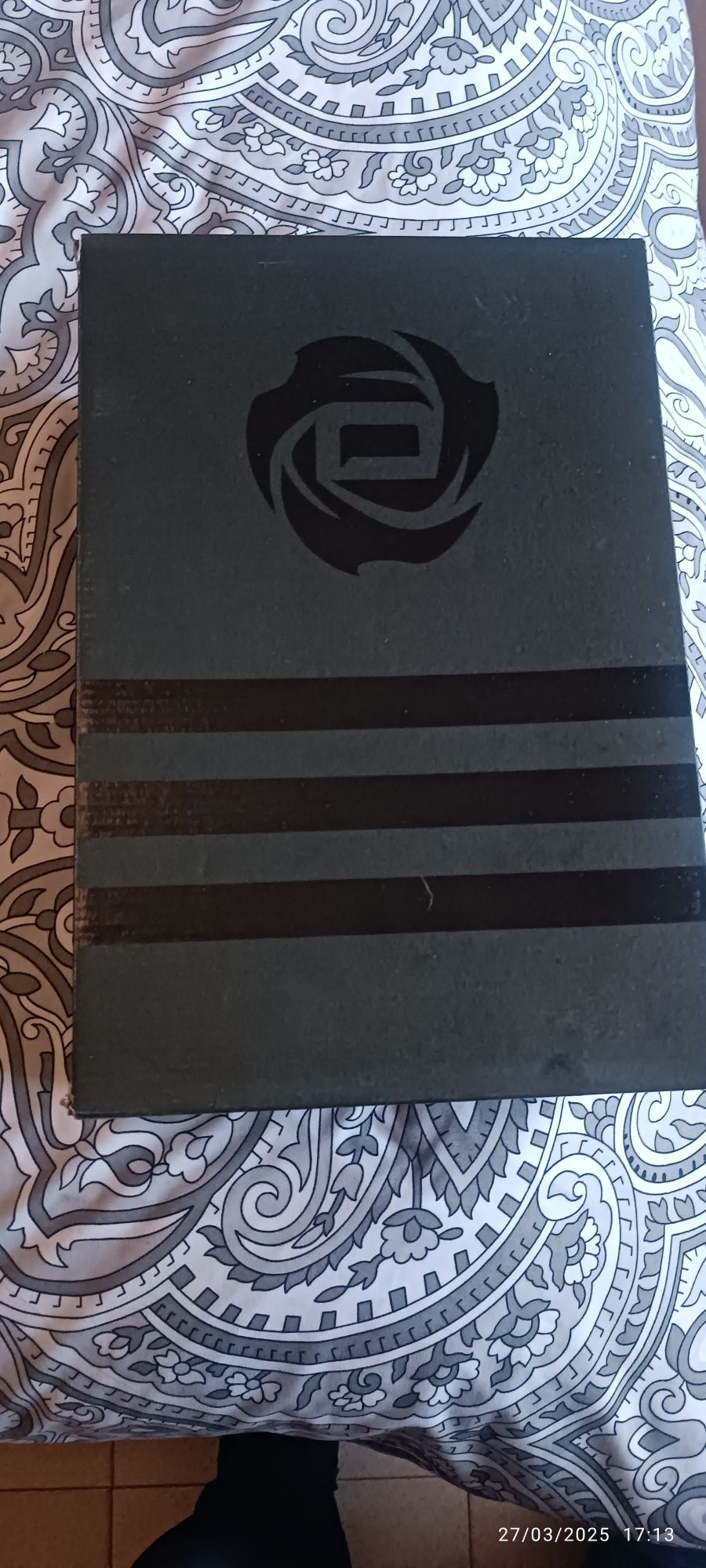 Tênis bota  adidas