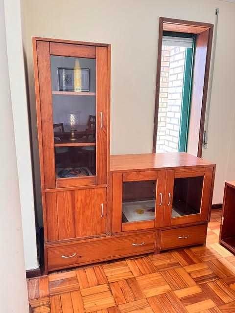Mesa de sala e móveis