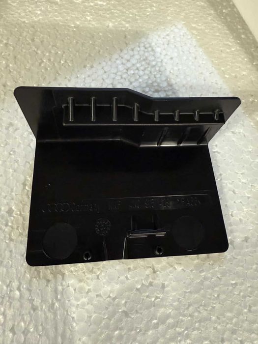 Крышка защита аккумулятора audi A6 C8